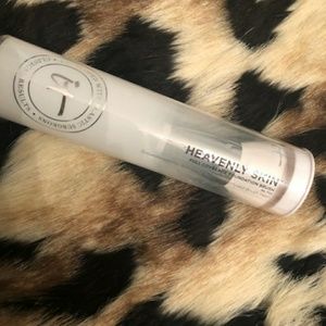 It cosmetics Heavenly Skin foundation brush No.703